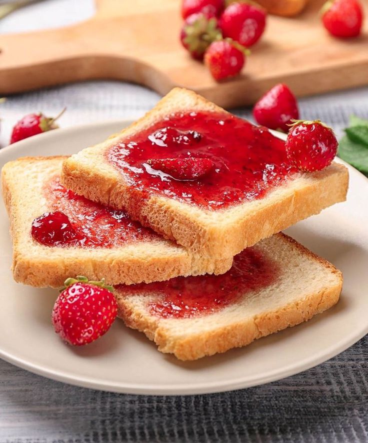 Two slices of toast   with jam or marmalade  (458 kcal)